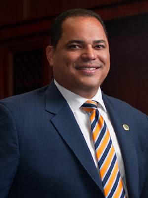 Photo of Senator Carmelo Rios