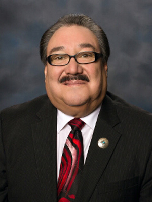 Photo of Senator Richard Martinez